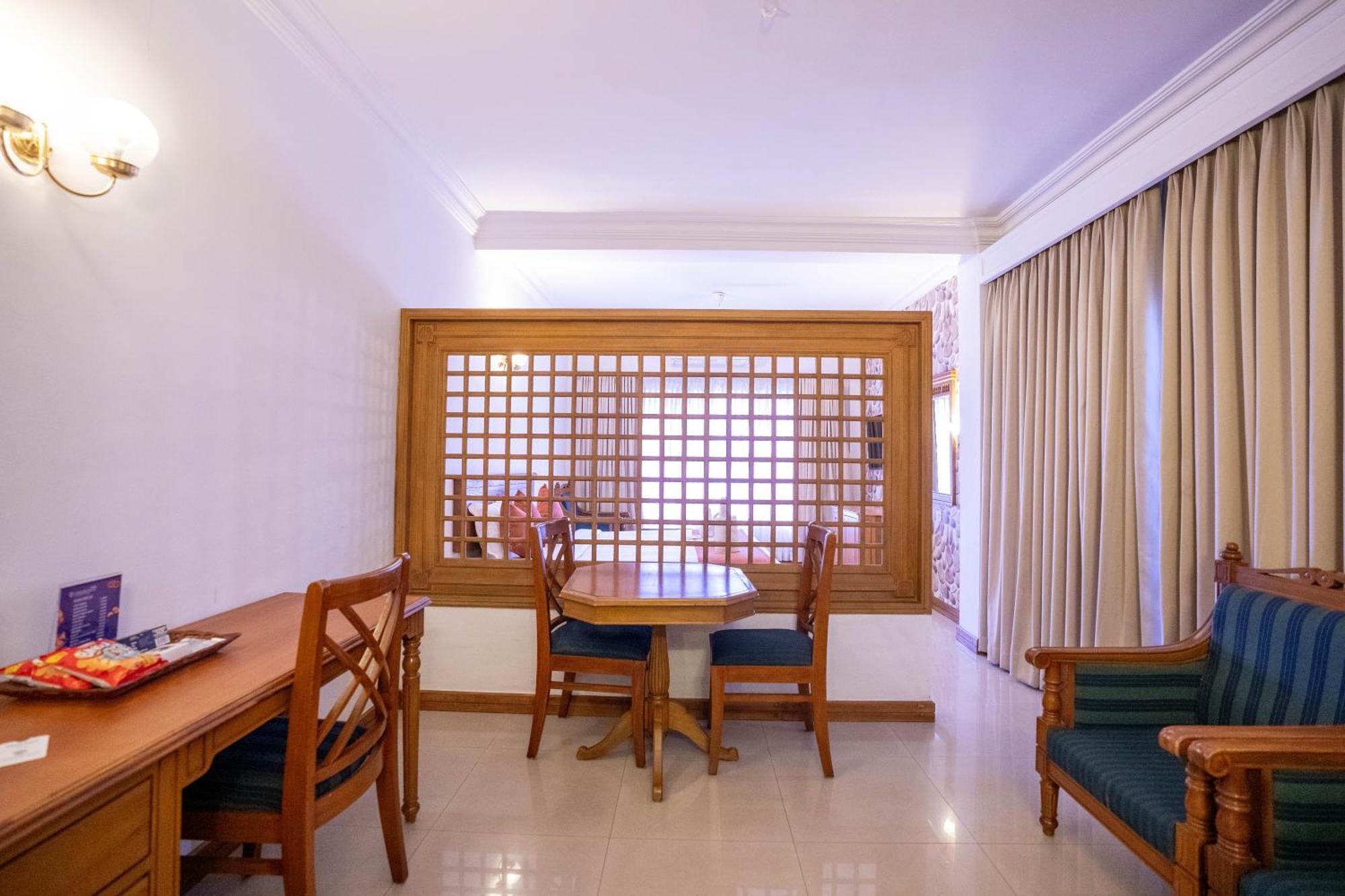 Casino Hotels Ltd Thrissur Εξωτερικό φωτογραφία